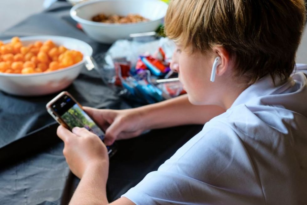 'End this experiment': Florida and Iowa pass bills requiring parental consent for kids to get on social media