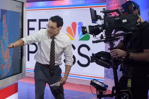 Exasperated Steve Kornacki awkwardly apologizes to audience in cringey viral video from election night