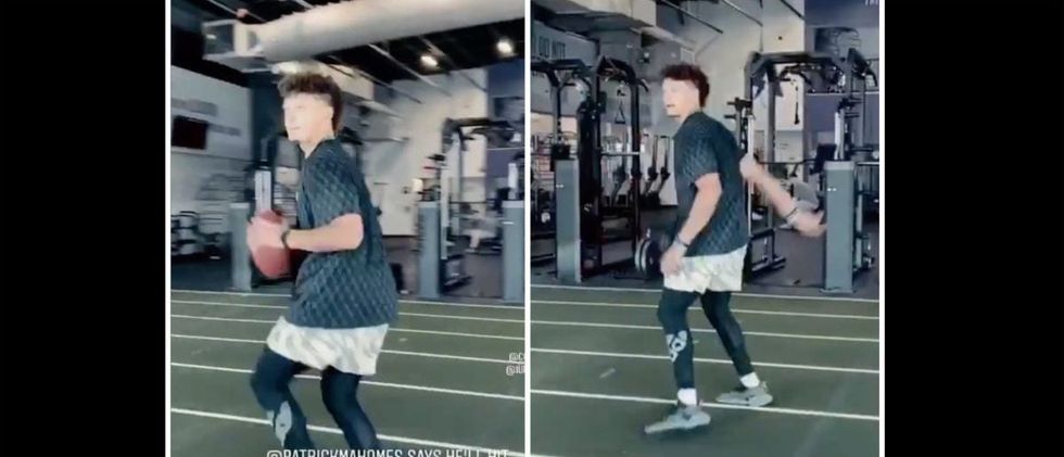Patrick Mahomes Throws A Pass Behind His Back In Awesome Video