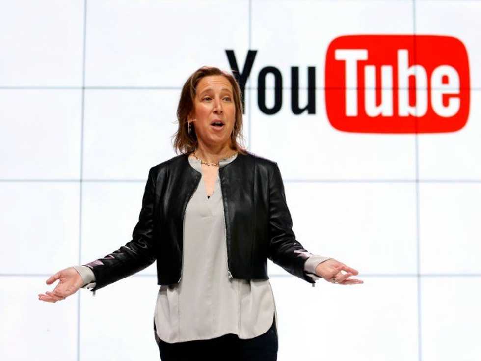 New York Times: Google Pushes YouTube over Video Rivals
