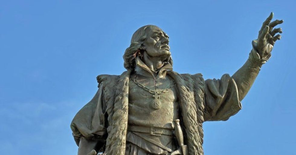 Nolte: 18 Chicago Police Officers Injured in Leftist Attack on Columbus Statue
