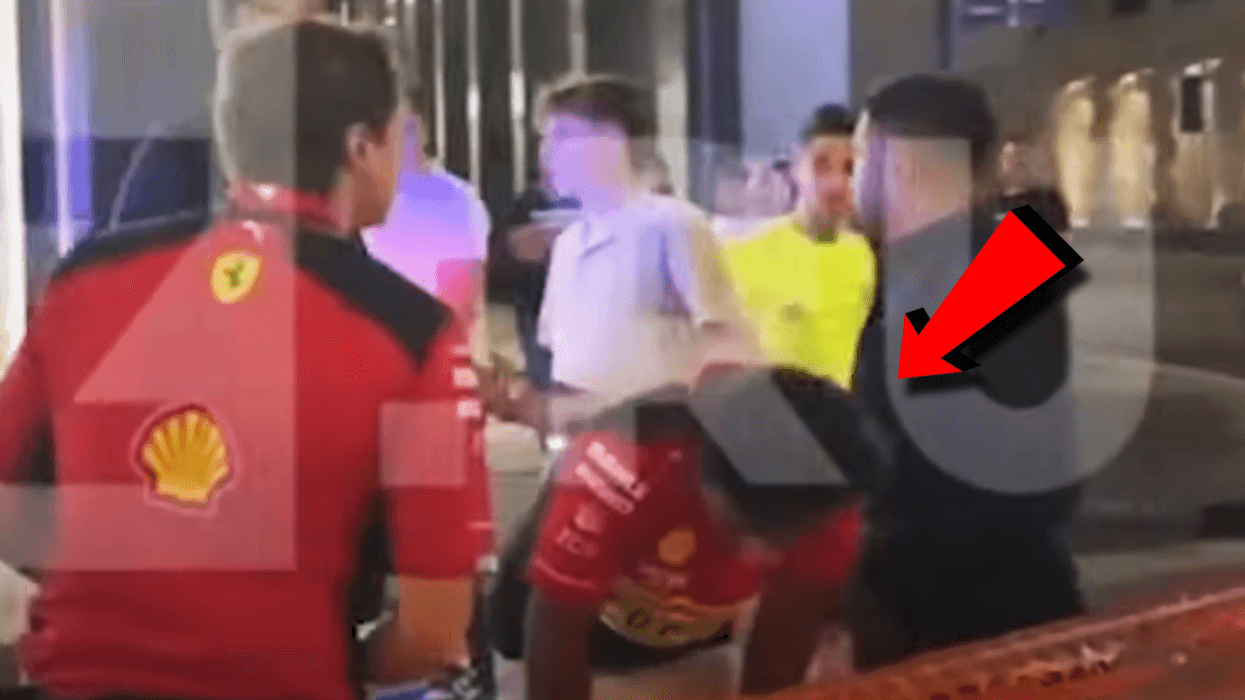 F1 race car driver, still in uniform, chases down thief who stole his $540K watch