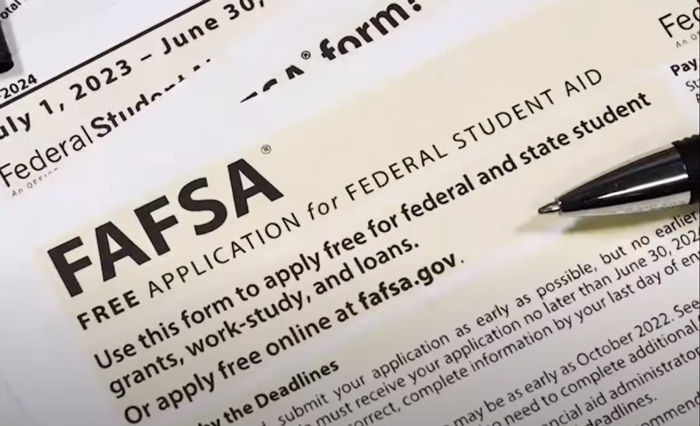 FAFSA loophole allows students with non-citizen parents to apply for government assistance