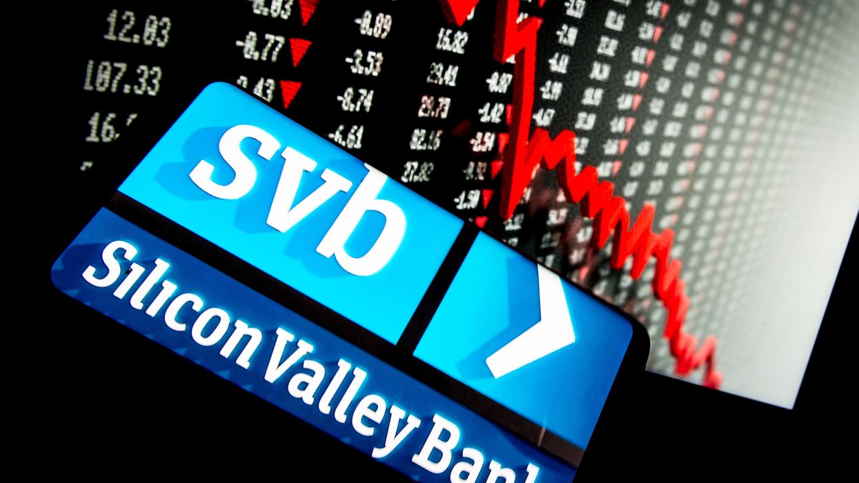 Failed Silicon Valley Bank's woke board consisted predominantly of Democratic geriatrics, included Obama and Clinton acolytes