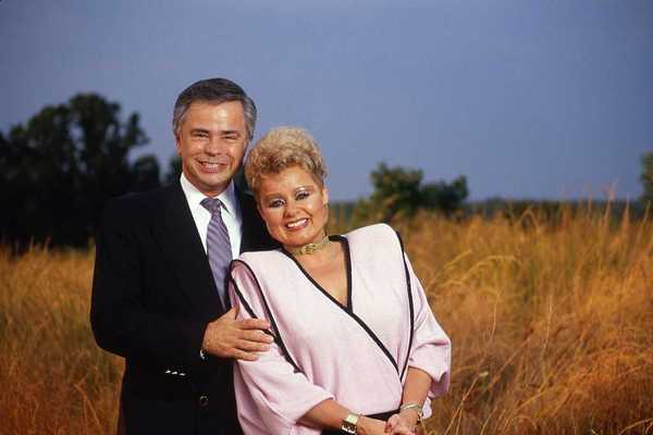 Famed televangelist Jim Bakker dead at age 86