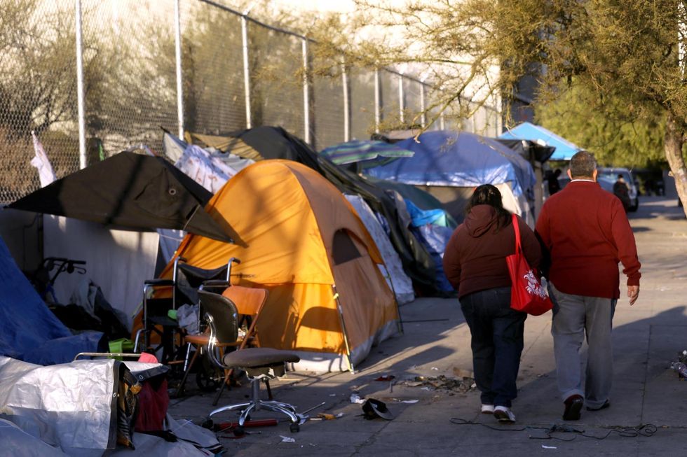 Family tracks cell phone of missing veteran mom to horrifying discovery at homeless encampment, LAPD says