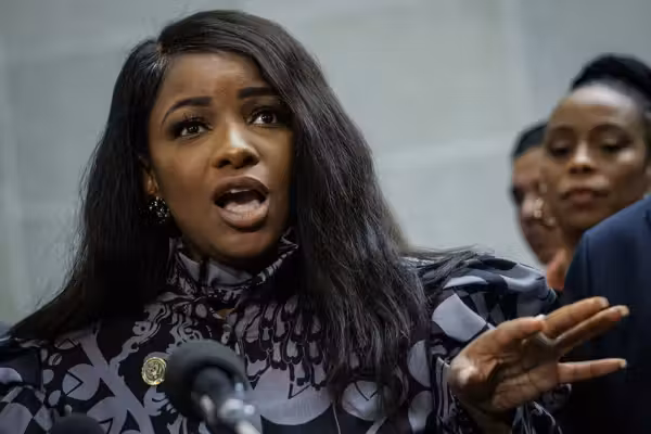 Far-left Democrat spent thousands on luxury travel, including limousines and posh hotels, filings show