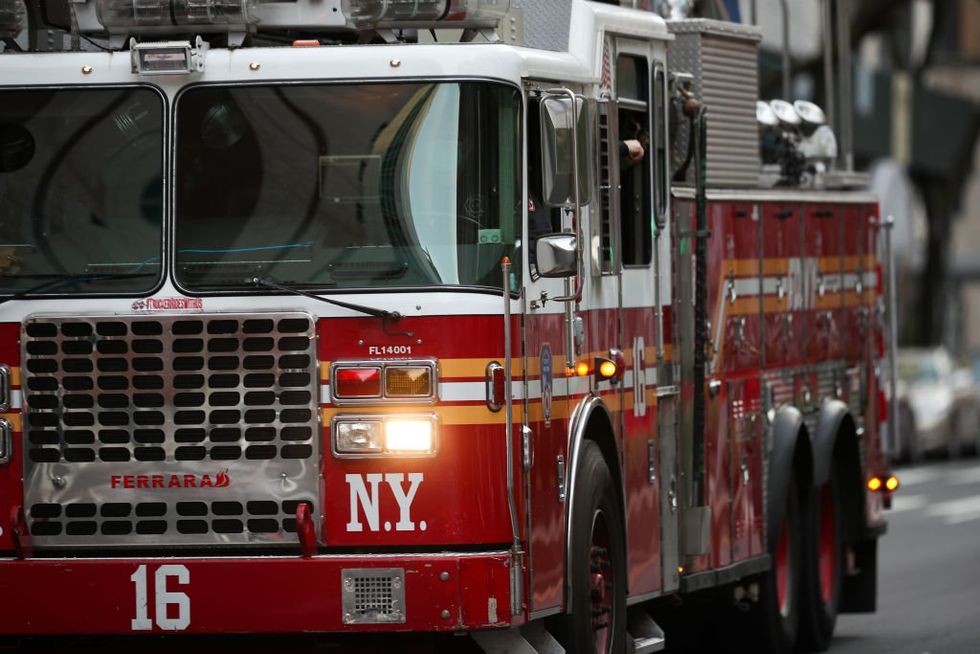FBI raids NYC fire department‚ chiefs' homes in corruption investigation: Report