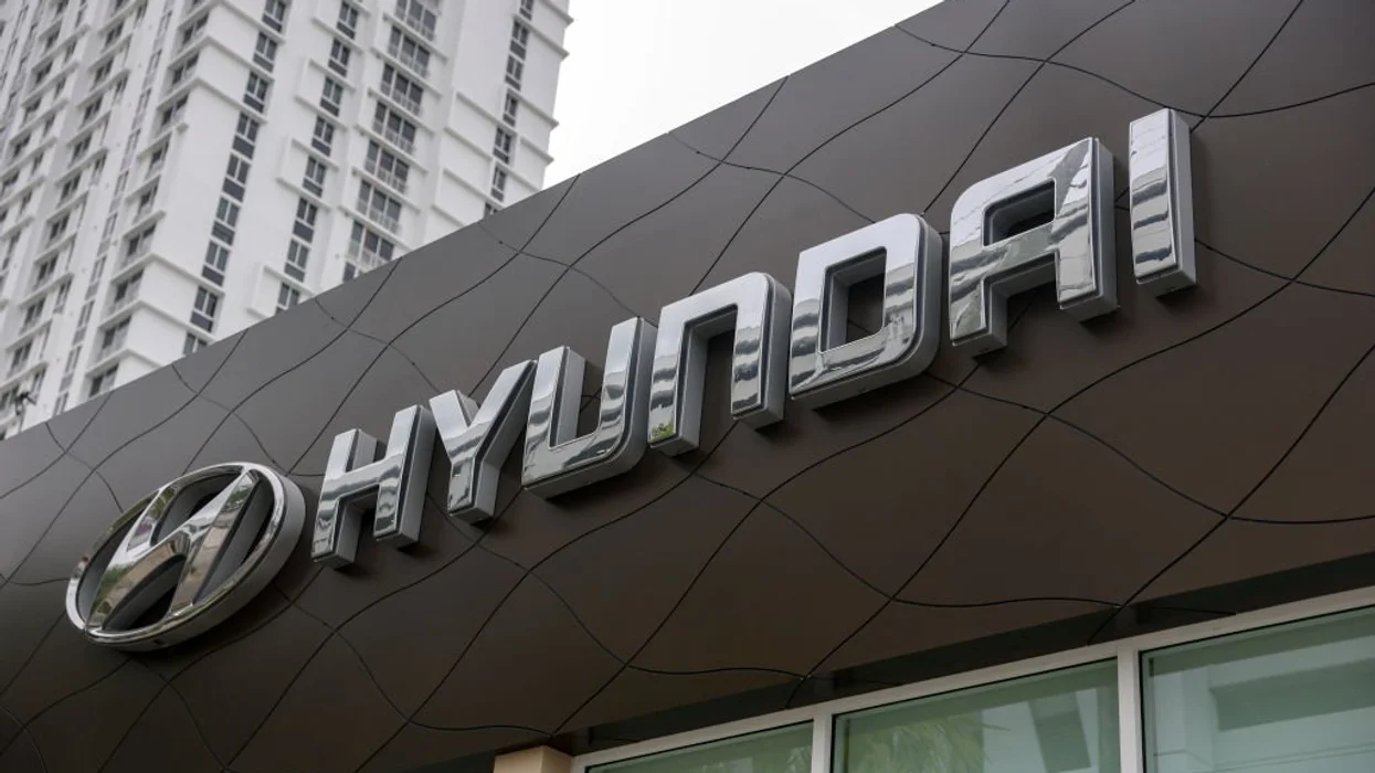 Federal agents arrest nearly 500 in immigration raid at Hyundai plant