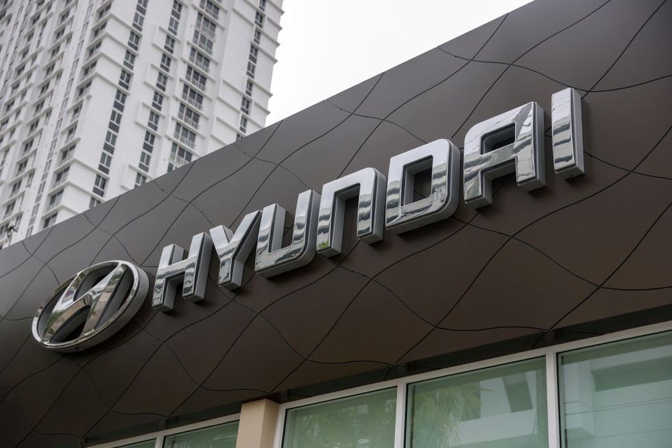 Federal agents arrest nearly 500 in immigration raid at Hyundai plant