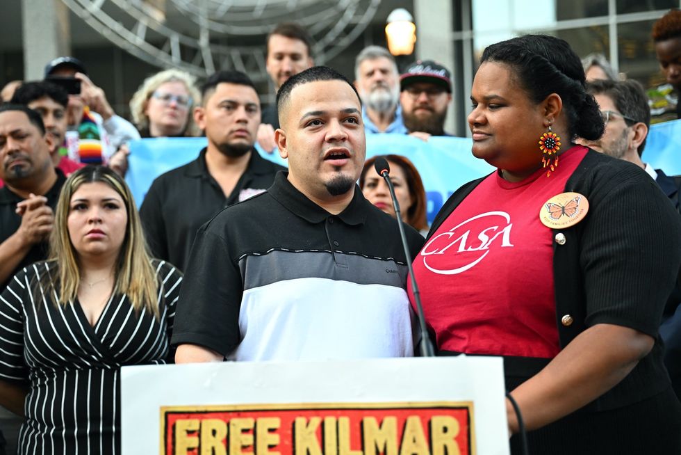 Federal judge forbids Trump to deport Kilmar Abrego Garcia while legal defense proceeds