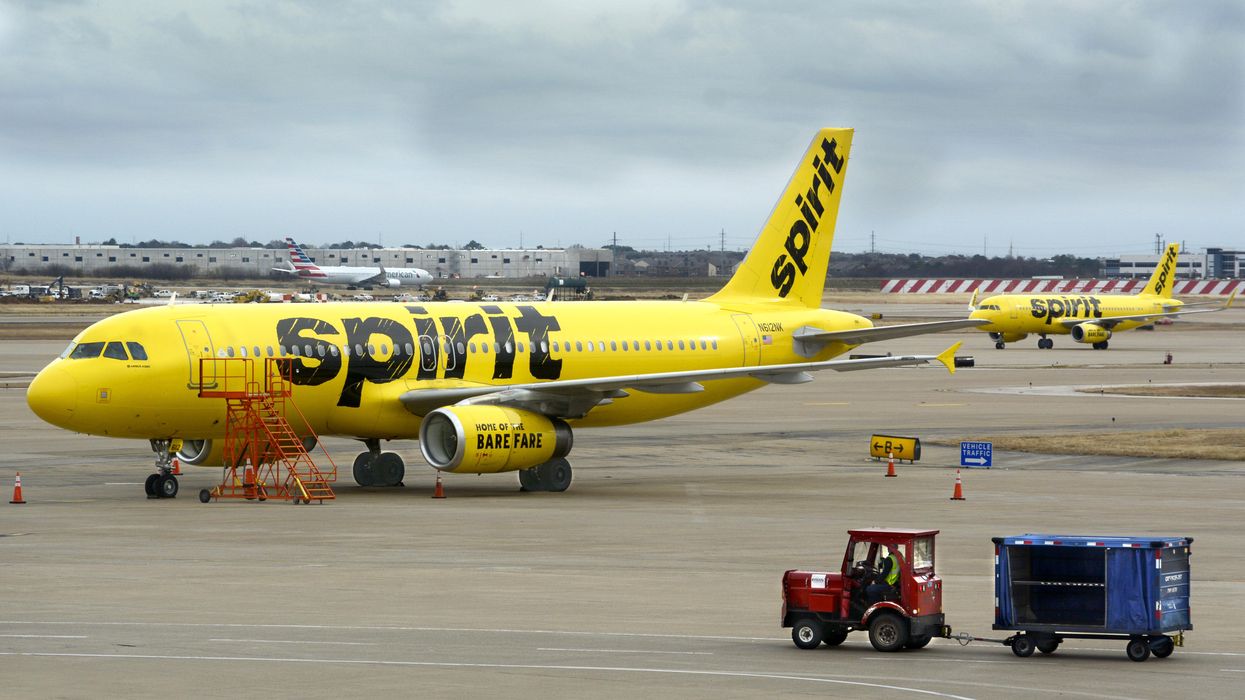 Female passenger reportedly punches traveling mom in the face several times after kids kick seat: 'You do what you gotta do'