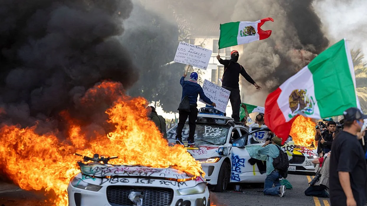 Fiery footage shows radicals in LA savagely attack law enforcement on ...