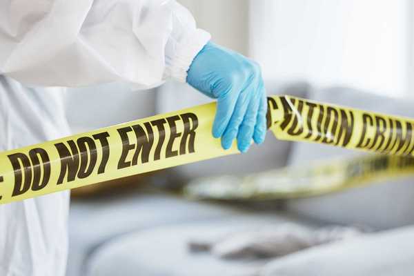 Florida cop finds dead man. Then 4 years later, the officer is arrested after police uncover elaborate alleged scheme.