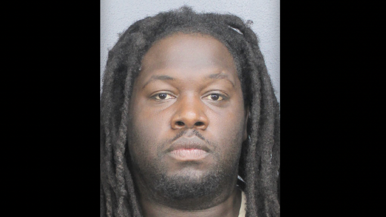 Florida creep, out on bond after allegedly exposing privates to girl, masturbating, saying 'It's big, isn't it?' caught again