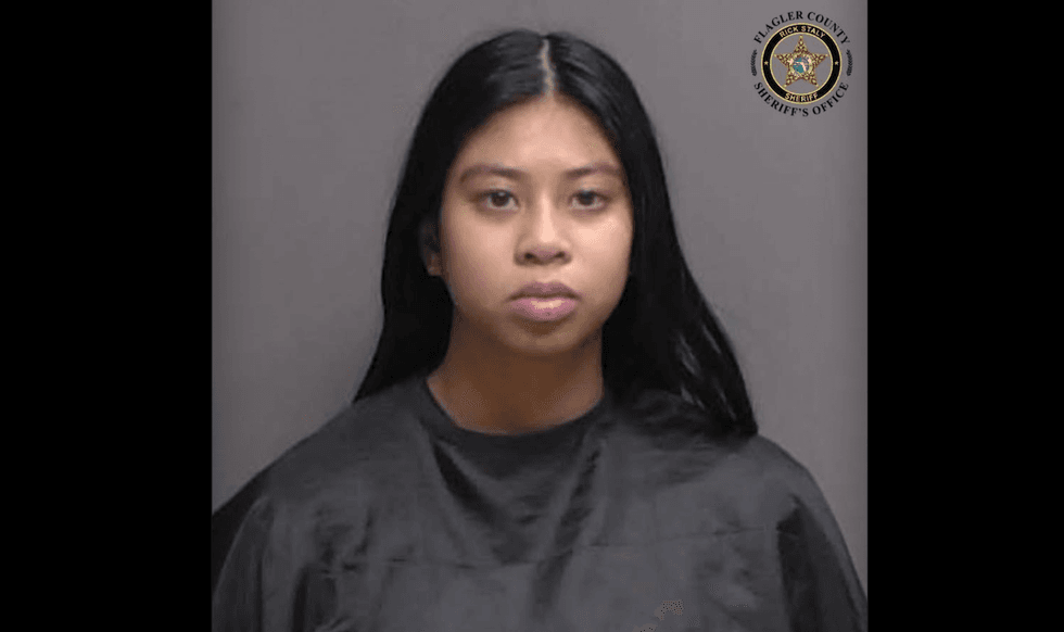 Florida female, 20, gives birth in toilet, leaves newborn girl there, waits until baby 'stops crying and moving,' cops say