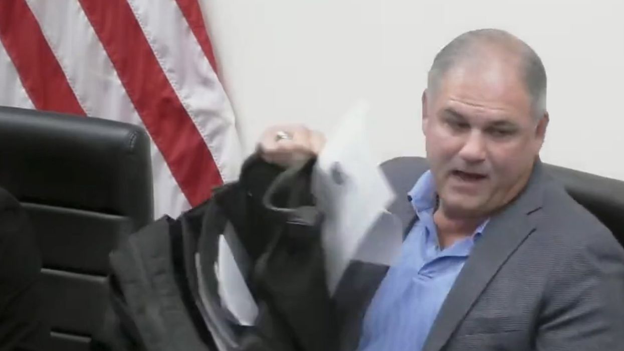 Florida mayor calls it quits, starts packing his things in the middle of a city council meeting: 'This is simple math'