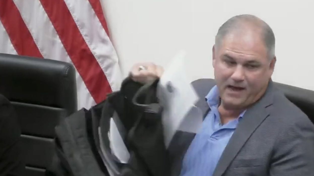 Florida mayor calls it quits, starts packing his things in the middle of a city council meeting: 'This is simple math'