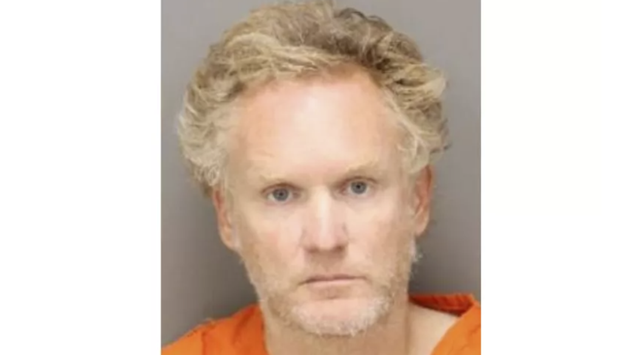 Florida sex offender doesn't get job interview at door store, so he reportedly lashes out by flinging bottles of urine