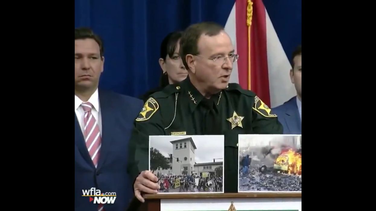 Florida sheriff uses pictures to help confused press: 'This is a peaceful protest. This is a riot.'