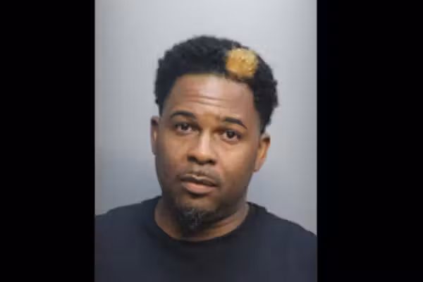 Florida teacher accused of kissing male student for about 6 minutes, unzipping victim's pants, performing sex act on him