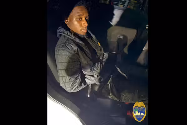 Florida thug accused of fatally shooting 2-year-old in head as mother held him in her arms amid argument over a phone