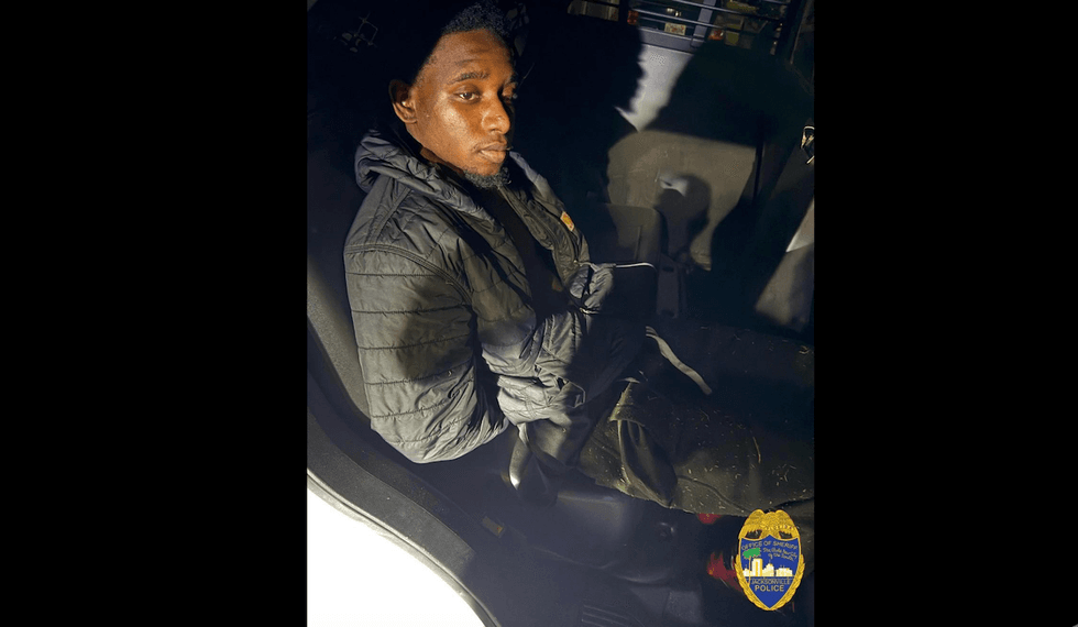 Florida thug accused of fatally shooting 2-year-old in head as mother held him in her arms amid argument over a phone