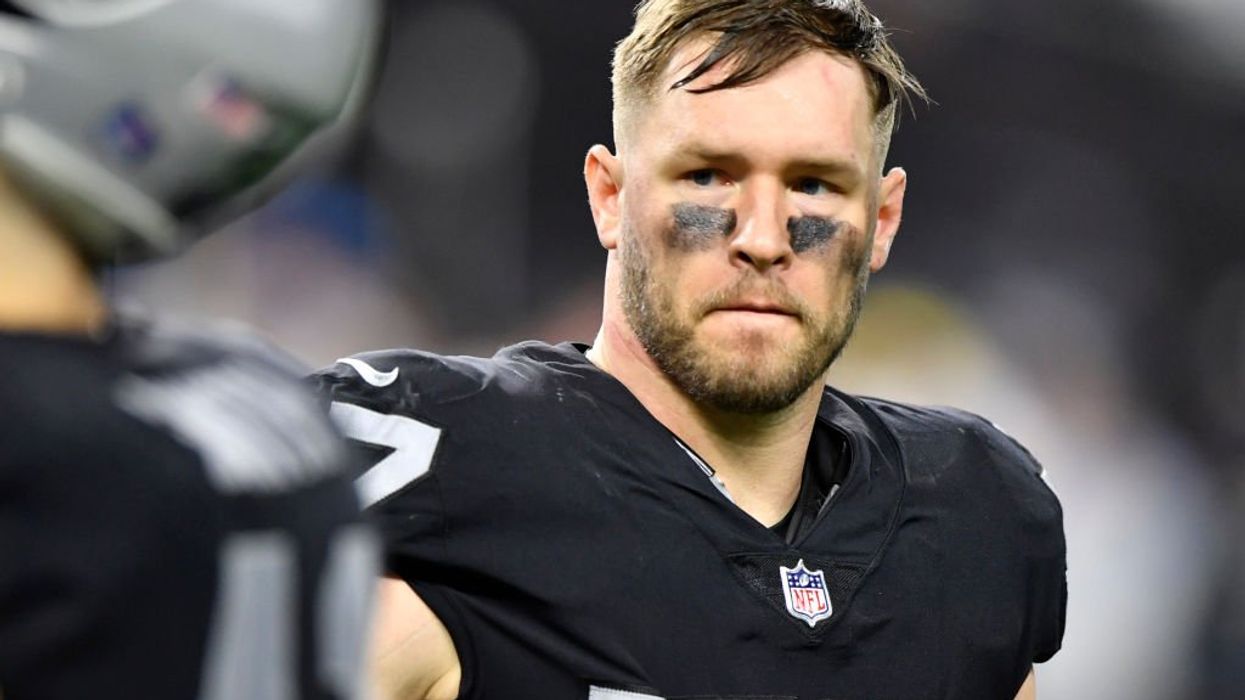 Former NFL linebacker literally farts in response to ridiculous media question about Trump