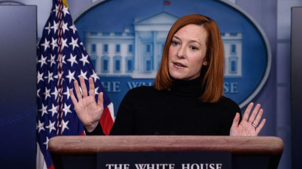 Fox News reporter sends Psaki into spin mode when he confronts her over Biden's apparent travel ban hypocrisy