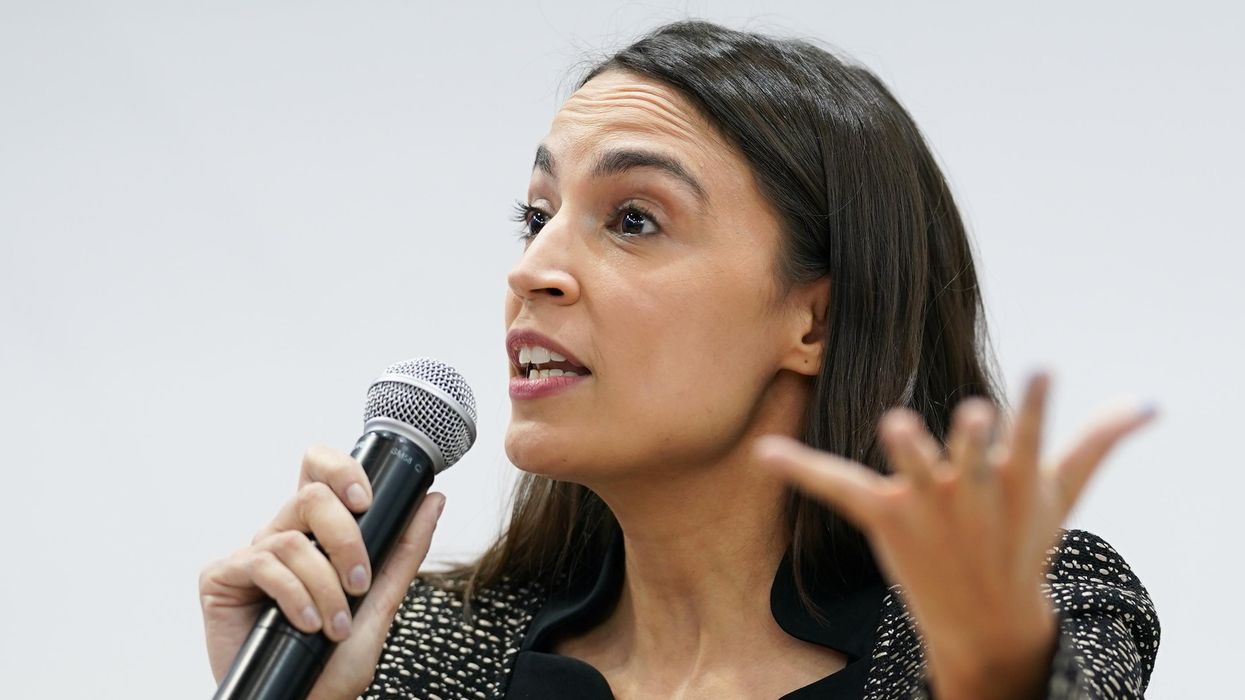 Fully vaxxed and boosted AOC tests positive for COVID, is experiencing symptoms after partying maskless at crowded Miami bar