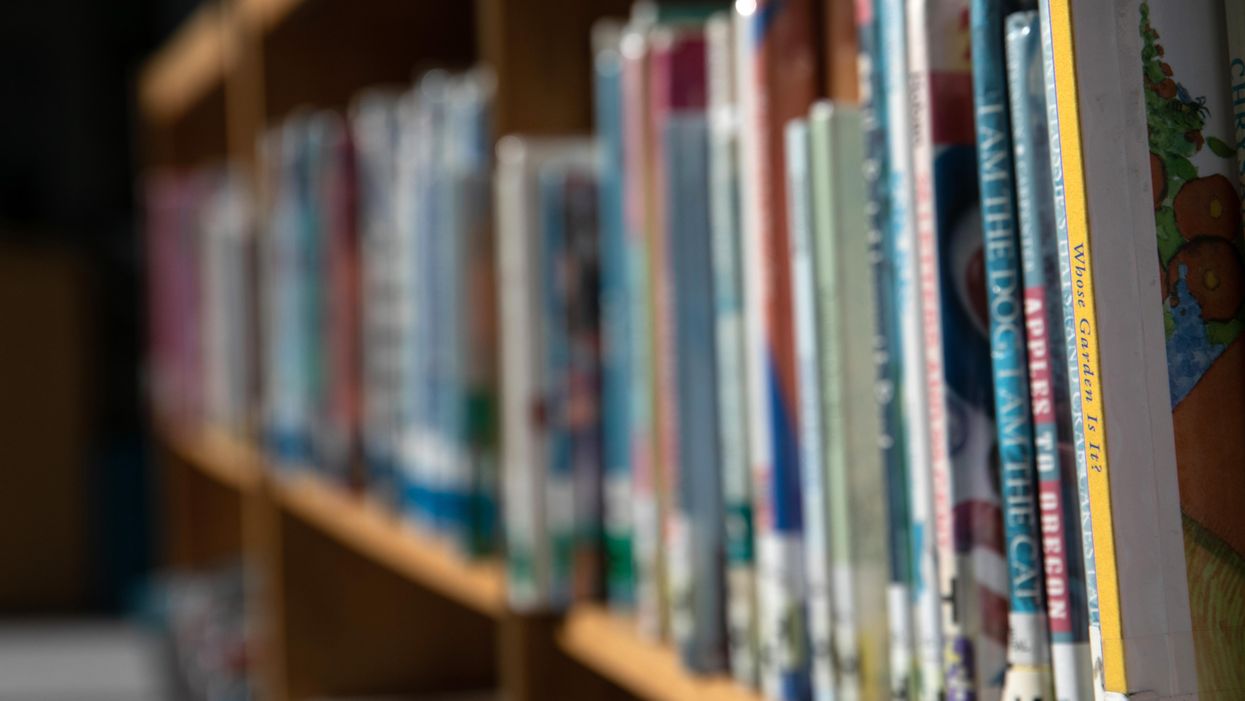 Furious mother who exposed 'pedophilia,' pornography in high school library books now banned from high school library: Report