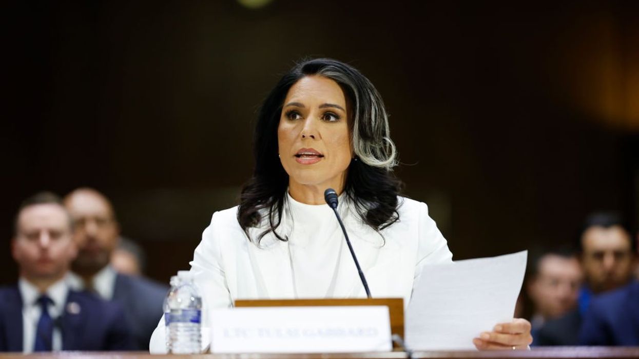 Gabbard makes Sen. Kelly regret questioning her remarks about Obama's regime-change ops