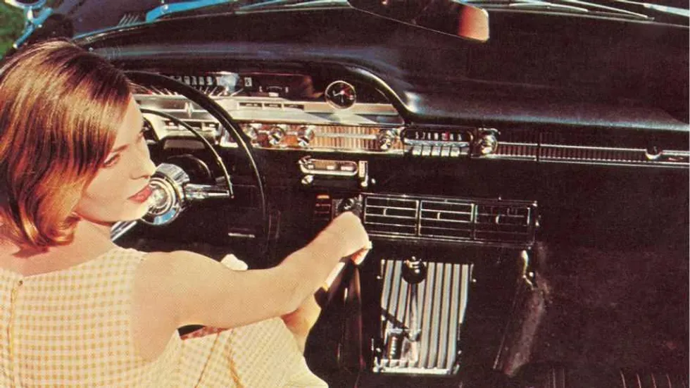 GM had big plans to move past Apple CarPlay. Drivers had other ideas.