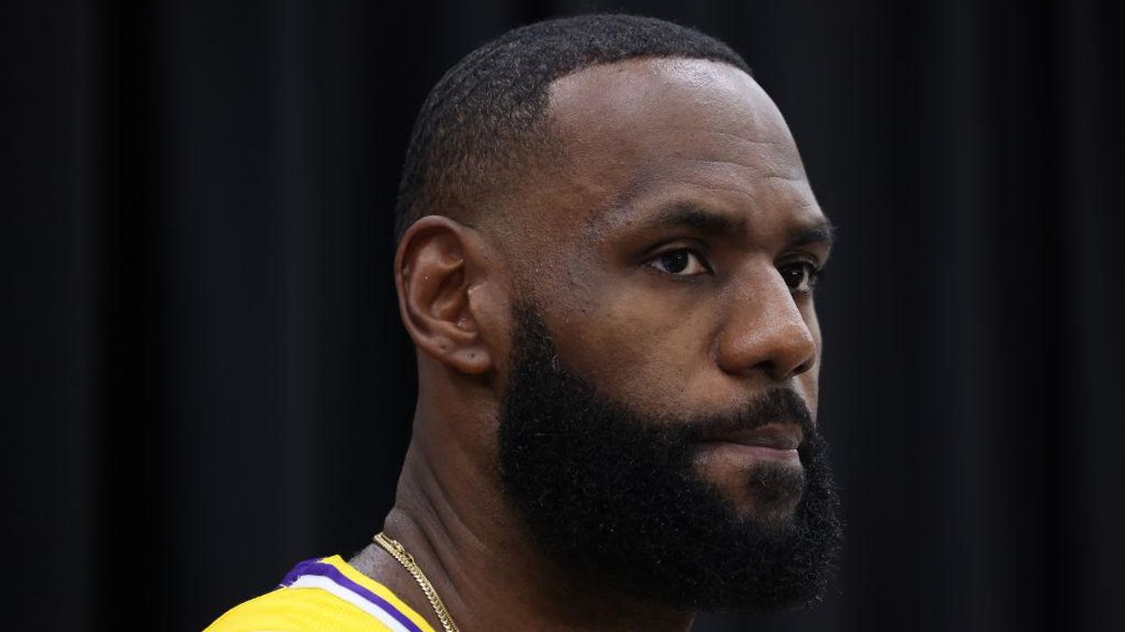 Golden State Warriors star Draymond Green says vaccine mandates go 'against everything America stands for' – LeBron James strongly agrees