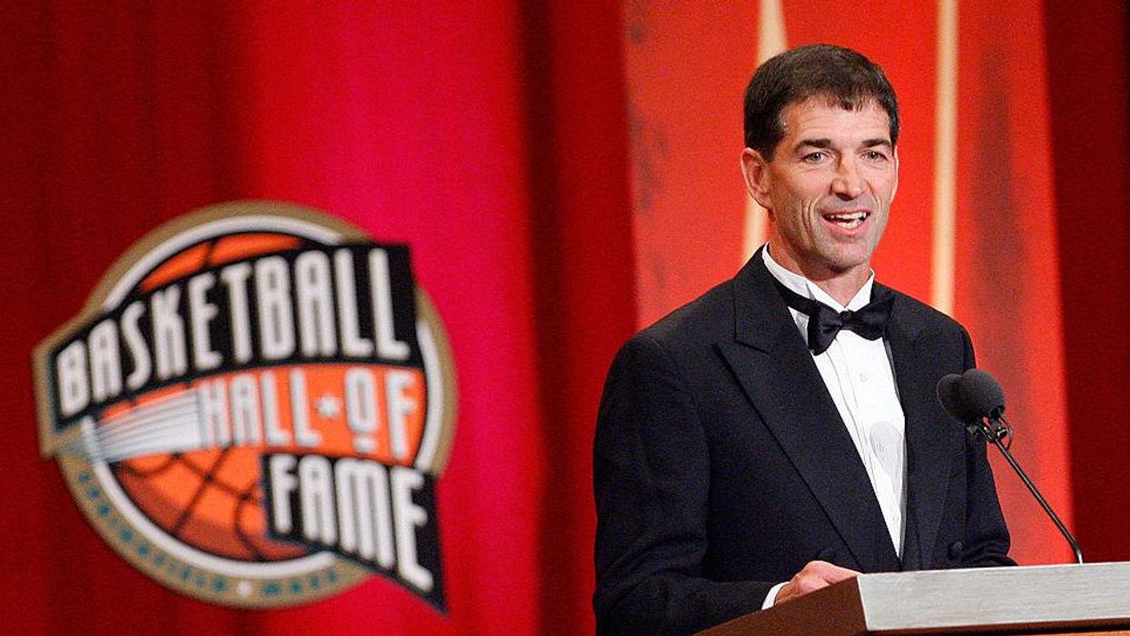 Gonzaga punishes basketball legend for not wearing face mask at games, revokes season tickets