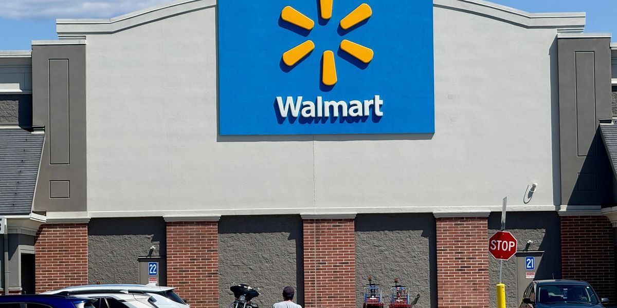 Good guy with a gun, Good Samaritans confront ‘crazed’ man accused of stabbing 11 at Walmart in ‘life-or-death moment’ Good guy with a gun, Good Samaritans confront ‘crazed’ man accused of stabbing 11 at Walmart in ‘life-or-death moment’