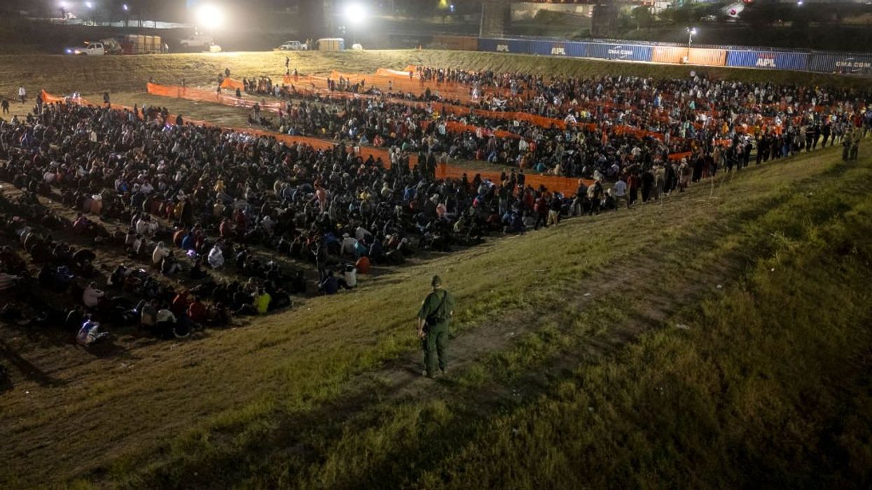 Gov. Abbott ratifies law allowing Texas police to arrest illegal aliens — to the great displeasure of open-border leftists