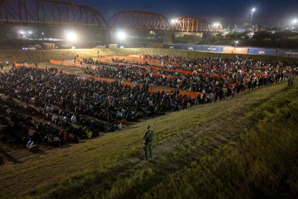Gov. Abbott ratifies law allowing Texas police to arrest illegal aliens — to the great displeasure of open-border leftists