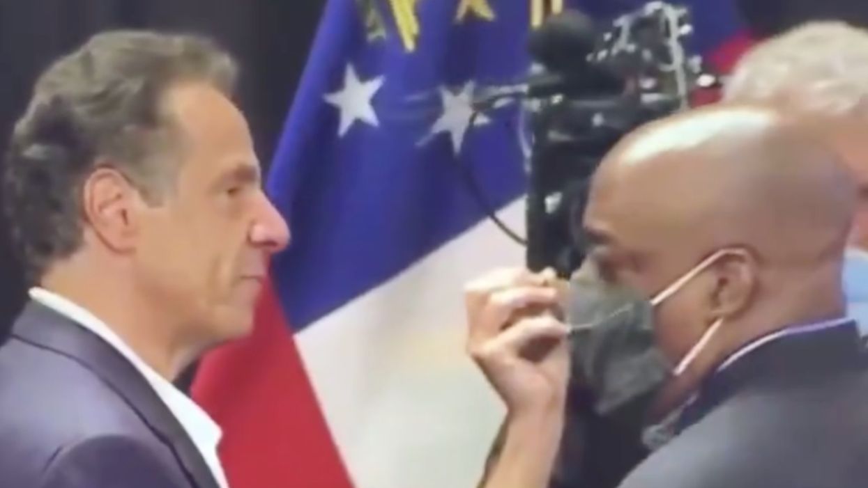 Gov. Andrew Cuomo hugs, meets with Georgia mayor — and didn't wear a mask. Now he won't self-quarantine.
