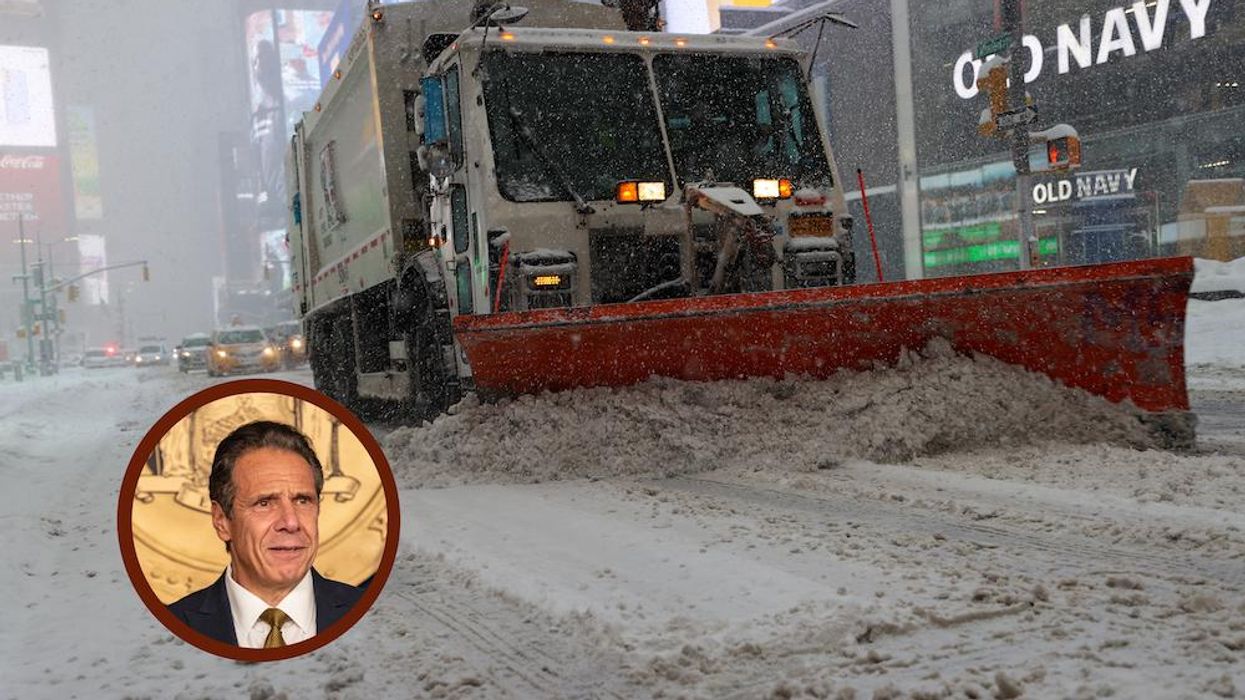 Gov. Cuomo tells New Yorkers to 'stay home and off the roads' during snowstorm — and then he hops in his car and drives himself to NYC