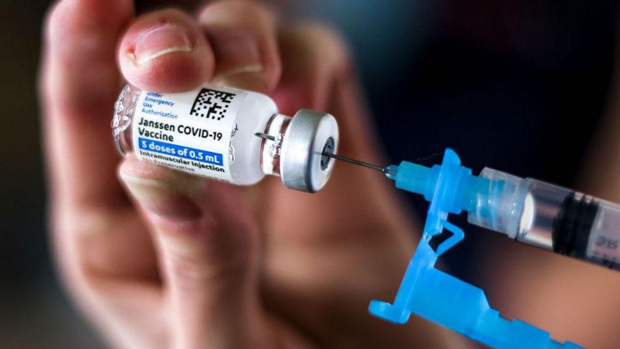 Gov't calls for immediate halt of Johnson & Johnson vaccine over serious blood clotting that left woman dead