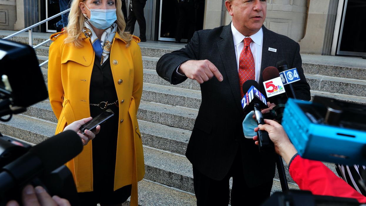 Grand jury indicts McCloskeys with gun exhibiting charges, adds charge of tampering with evidence