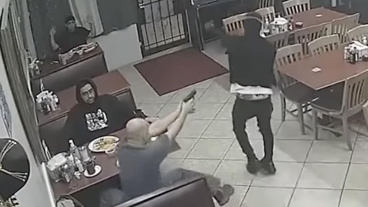 Grand jury to decide whether Texas man who fatally shot masked robber, gave stolen money back to victims will be charged