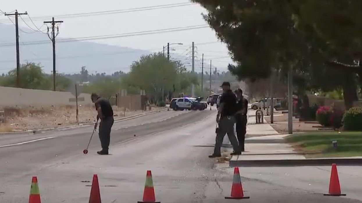 Gunman goes on 90-minute shooting spree in Arizona, killing 1 person, injuring more than a dozen others