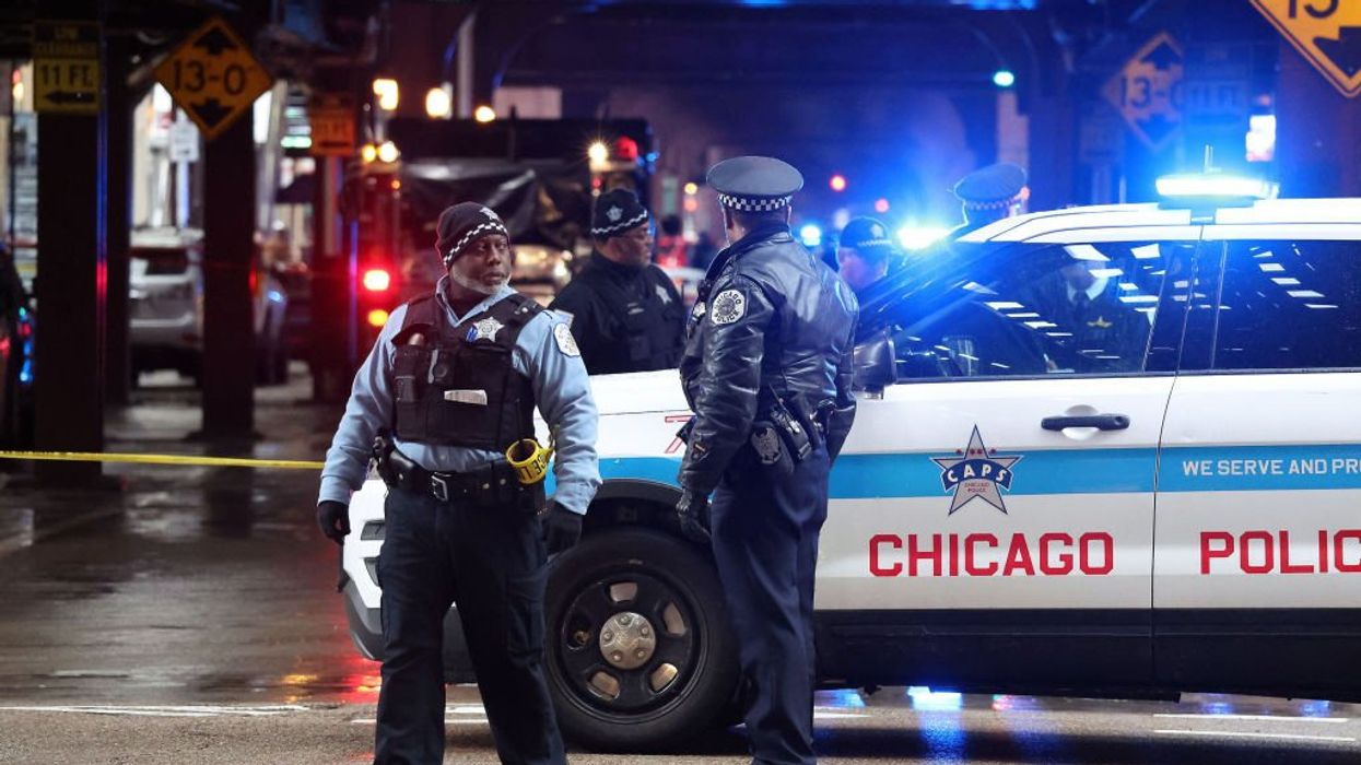 Gut-wrenching video captures final words of Chicago father gunned down as loved ones watch in horror on Facebook livestream