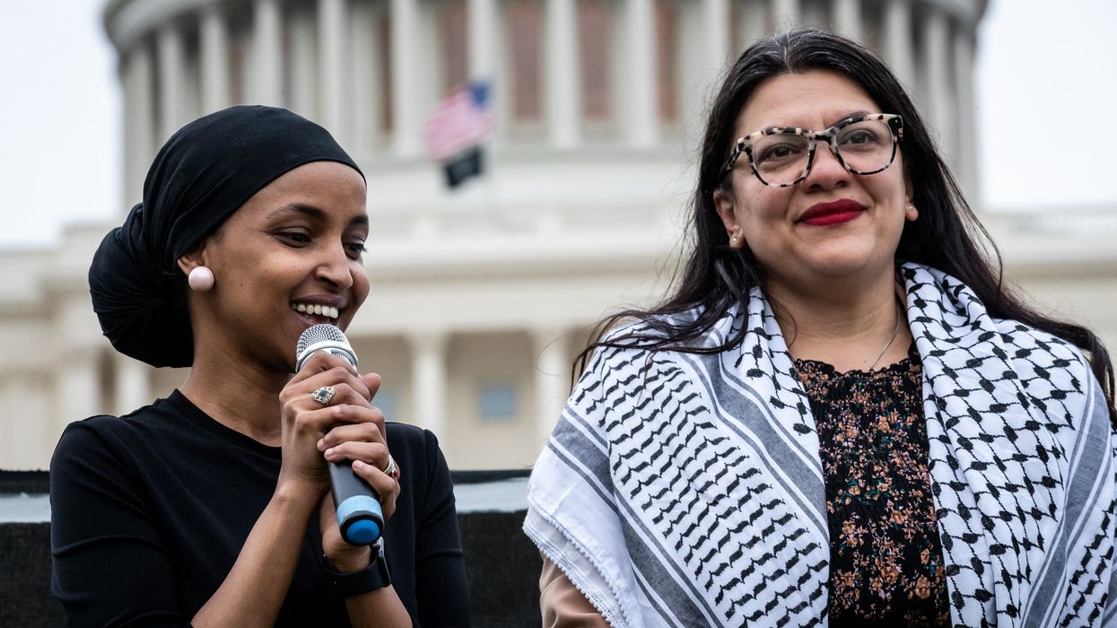 Here are the top 3 LEAST patriotic members of Congress