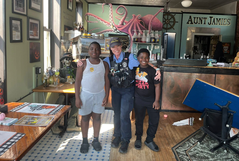 Hero cousins — just 9 and 11 — step up in a big way when they notice trouble at their favorite ice cream shop