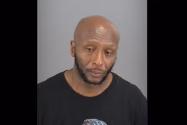 Heroic gas station clerk saves girl from sex offender amid alleged kidnapping after she mouths desperate plea to him