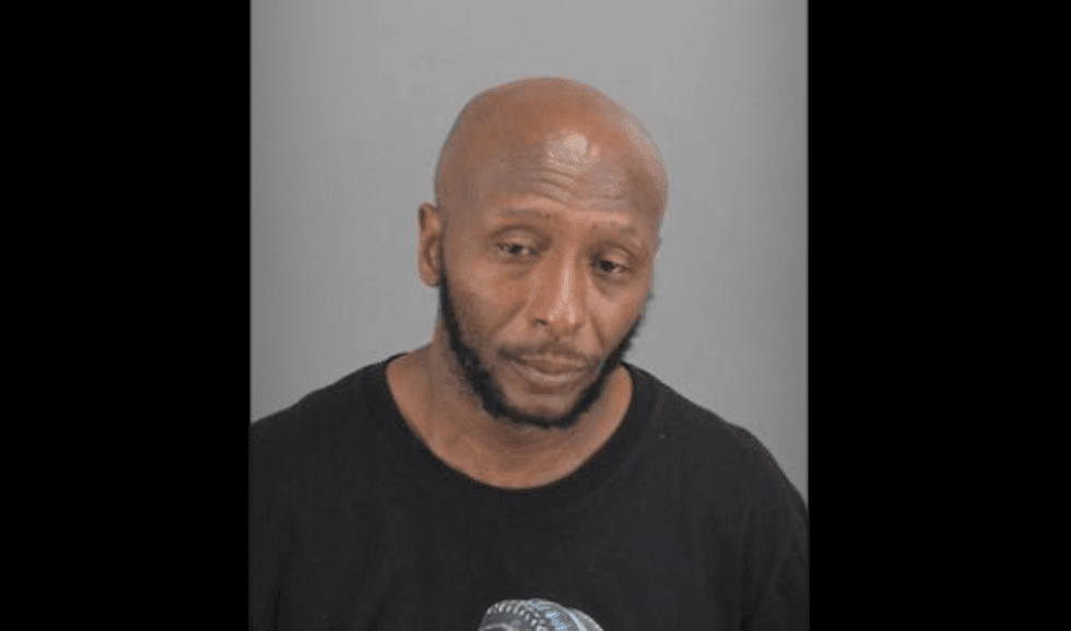 Heroic gas station clerk saves girl from sex offender amid alleged kidnapping after she mouths desperate plea to him