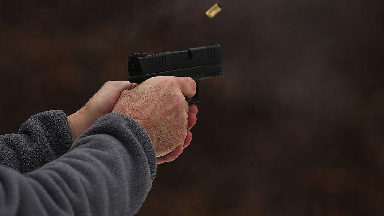 'His military training kicked in': Veteran blasts man threatening paramedics with knives
